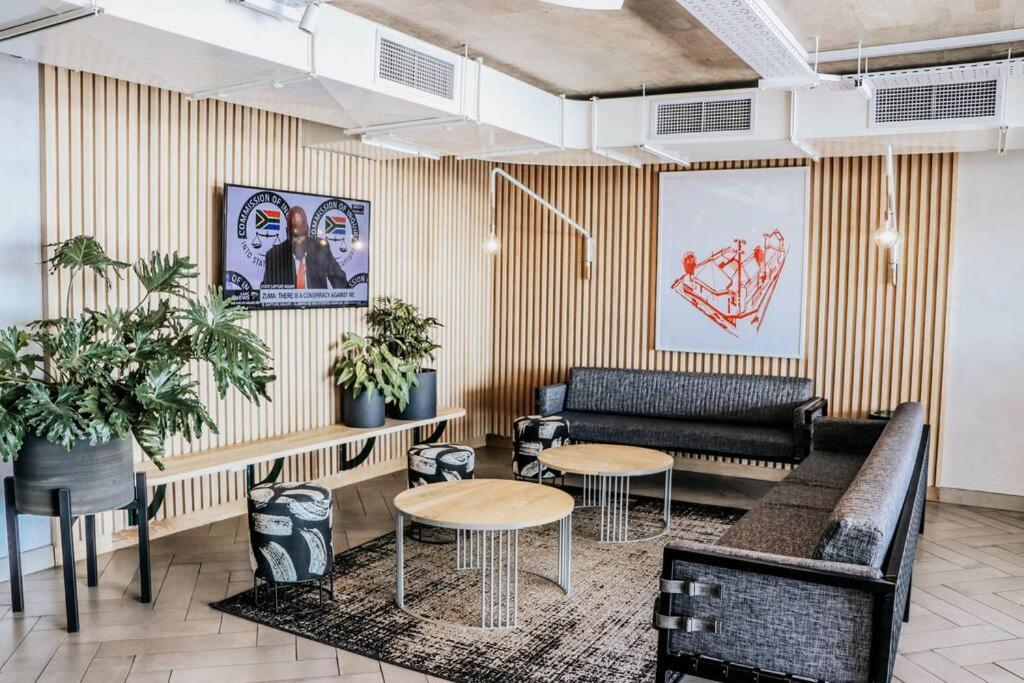 Wex 631 - Modern 6th Floor Unit -pool Bar-gym&parking Apartment