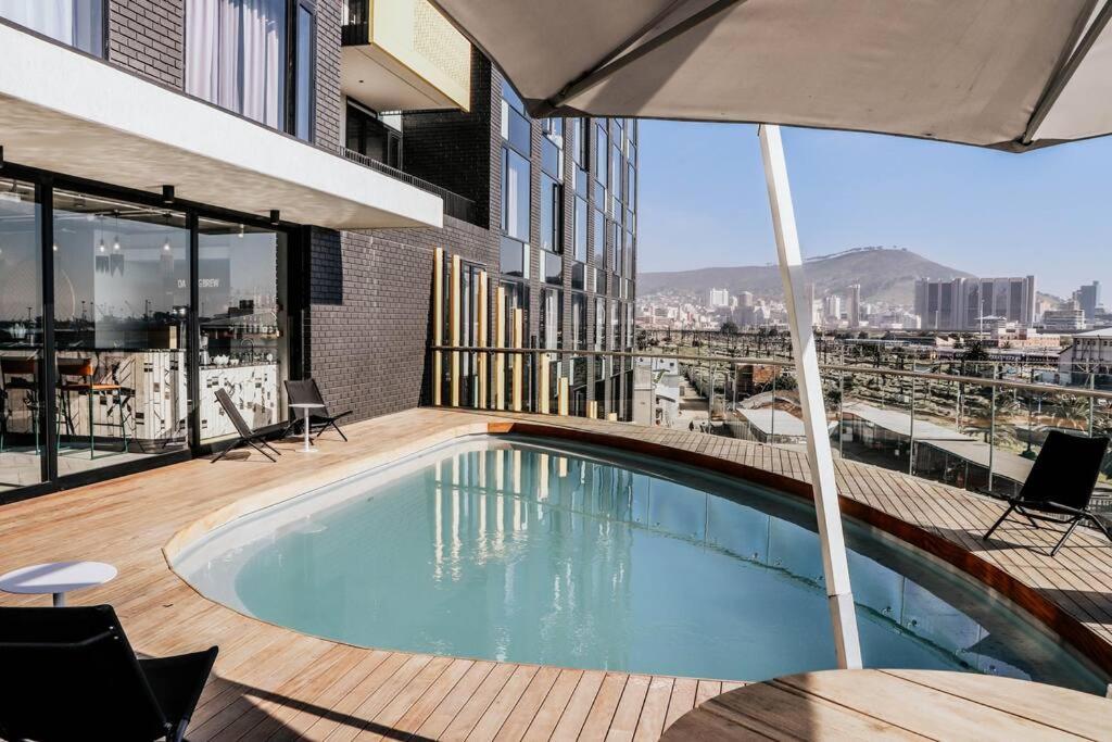 Wex 631 - Modern 6th Floor Unit -pool Bar-gym&parking Apartment Cape Town