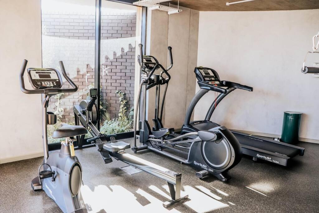 Apartment Wex 631 - Modern 6th Floor Unit -pool Bar-gym&parking Cape Town