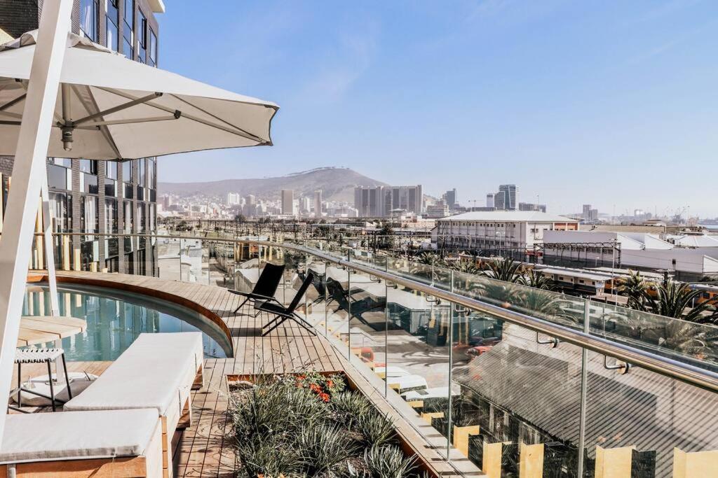 Wex 631 - Modern 6th Floor Unit -pool Bar-gym&parking Apartment