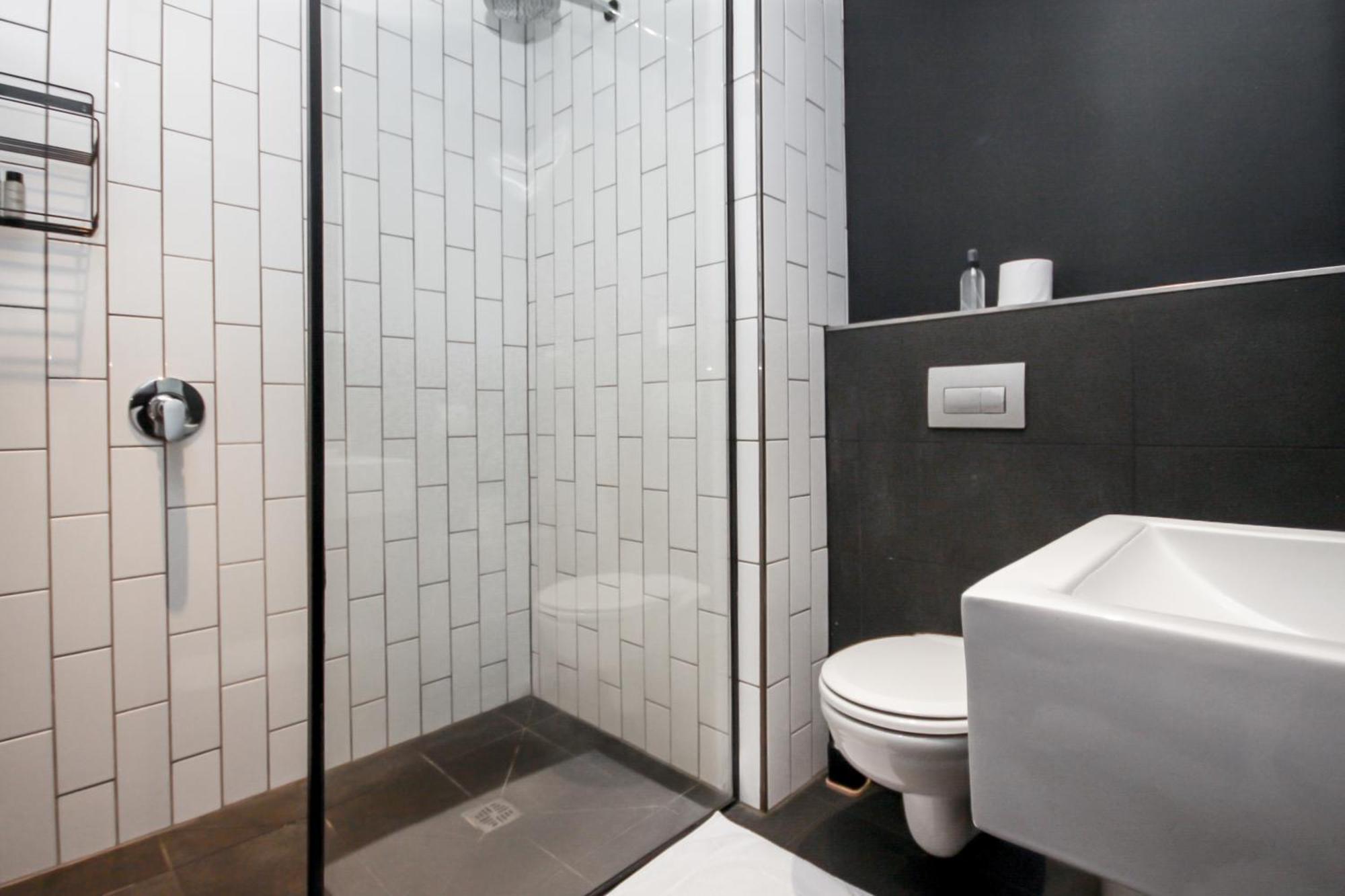 Wex 631 - Modern 6th Floor Unit -pool Bar-gym&parking Cape Town