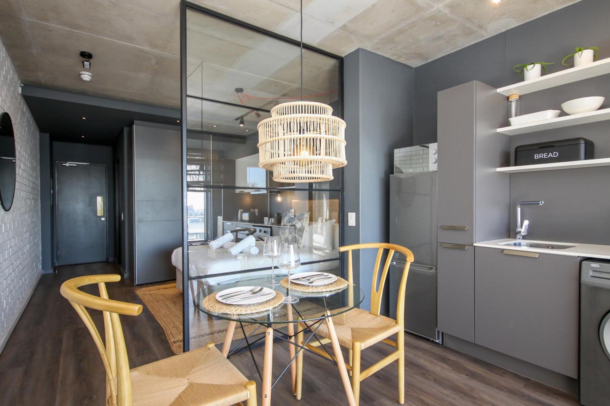 Wex 631 - Modern 6th Floor Unit -pool Bar-gym&parking